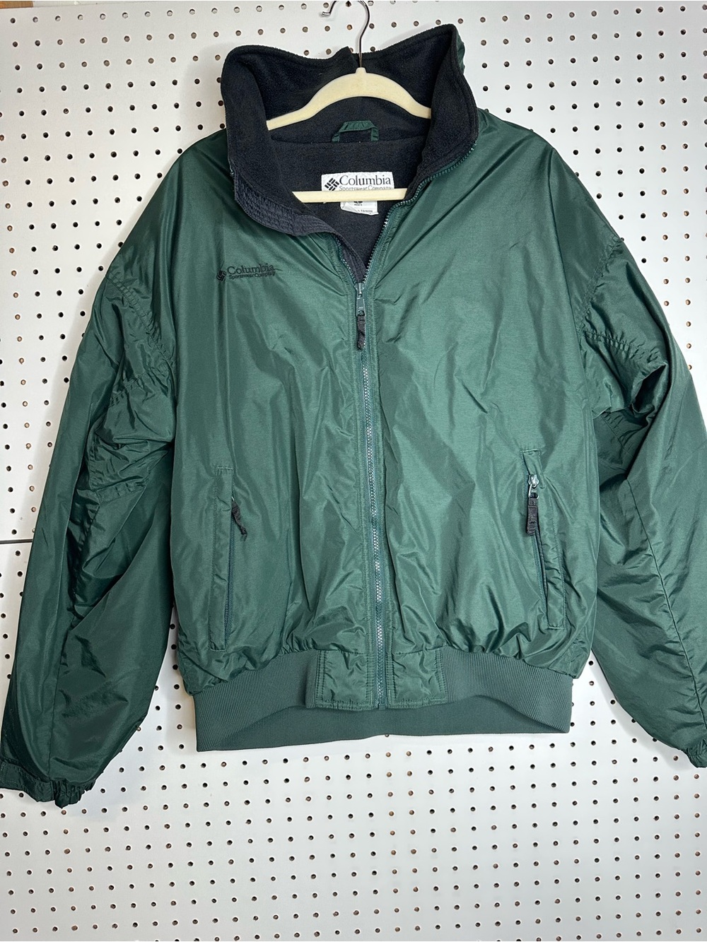 Columbia Clasic Forest Green Jacket with Black Lining Size Large